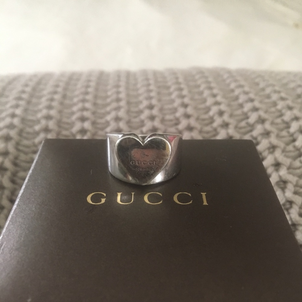 Authentic GUCCI heart ring size 13 (7)